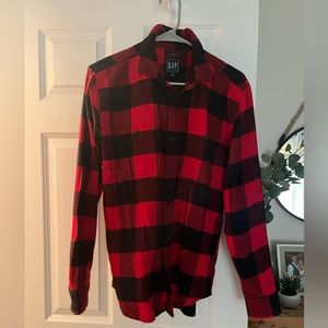 Men’s small red and black Buffalo check flannel